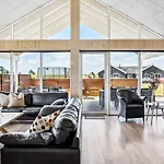 18 Person In Casa de Férias Bogense