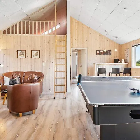 18 Person In * Bogense