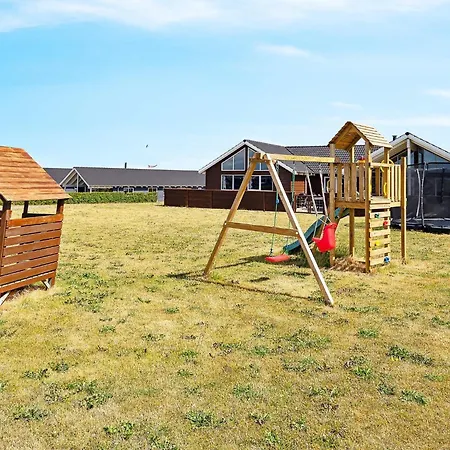 18 Person In Casa vacanze Bogense