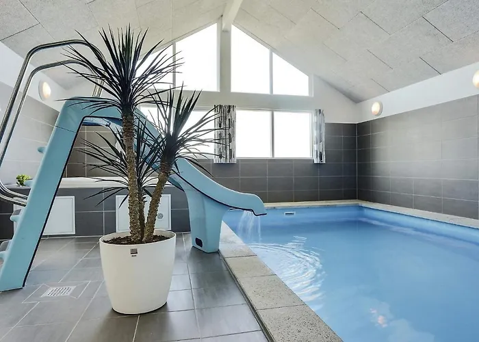 Сasa de vacaciones 18 Person In