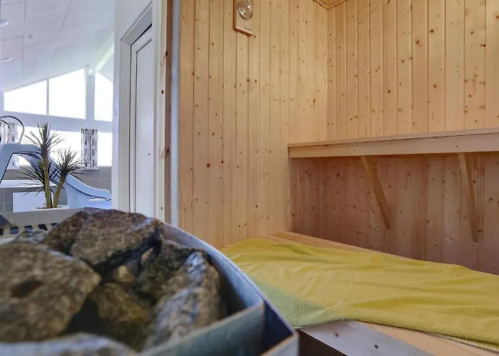 18 Person In * Bogense