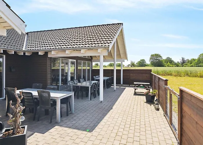 Сasa de vacaciones 18 Person In *